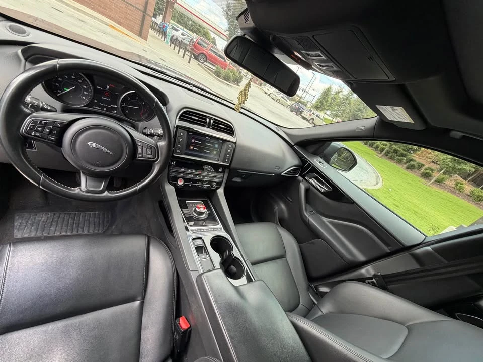 2017 Jaguar F-Pace - Image 10 of 13