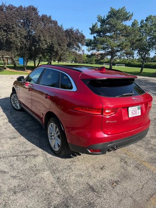 2017 Jaguar F-Pace - Image 2 of 10
