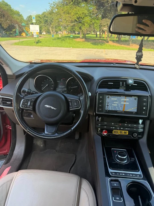 2017 Jaguar F-Pace - Image 8 of 10