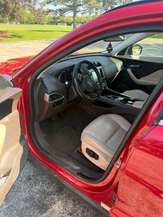 2017 Jaguar F-Pace - Image 5 of 10