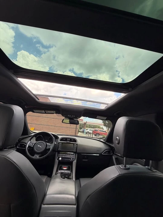 2017 Jaguar F-Pace - Image 11 of 13