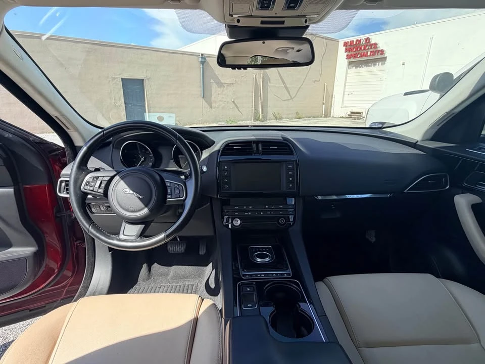 2017 Jaguar F-Pace - Image 7 of 7