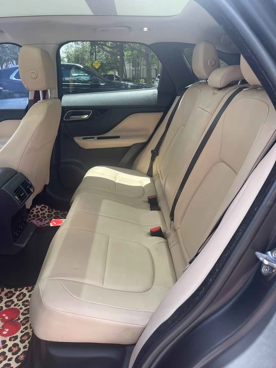 2017 Jaguar F-Pace - Image 9 of 12