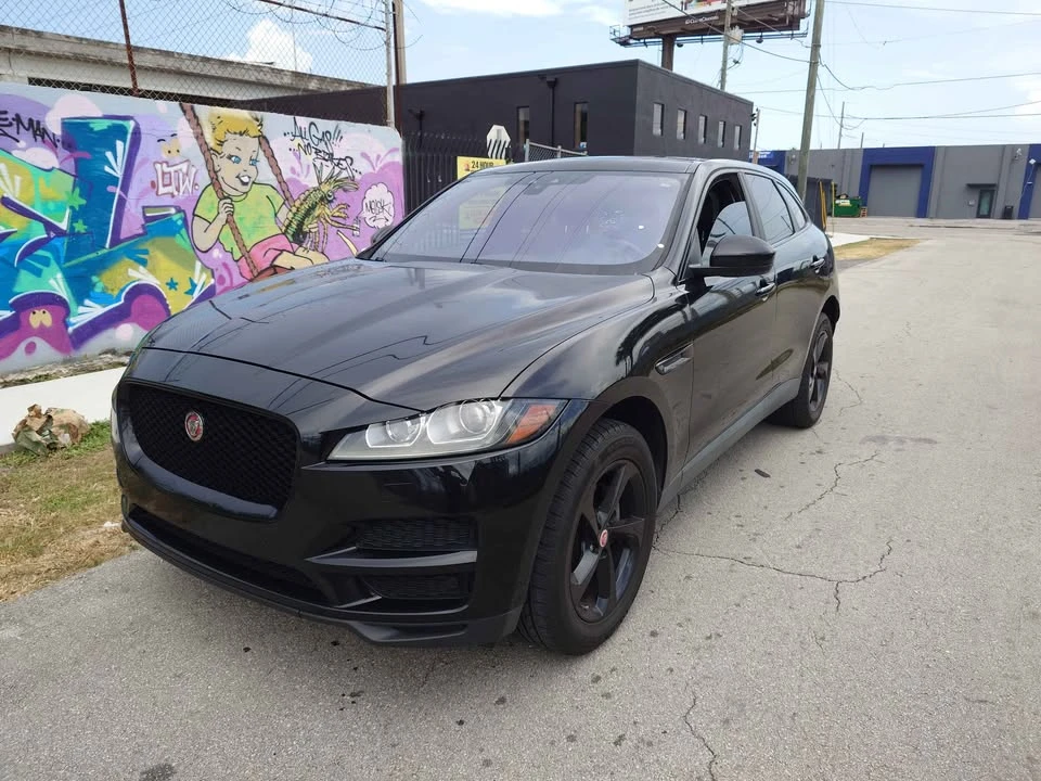 2017 Jaguar F-Pace - Image 2 of 13