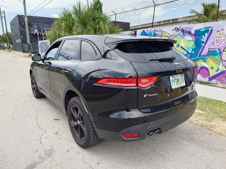 2017 Jaguar F-Pace - Image 7 of 13