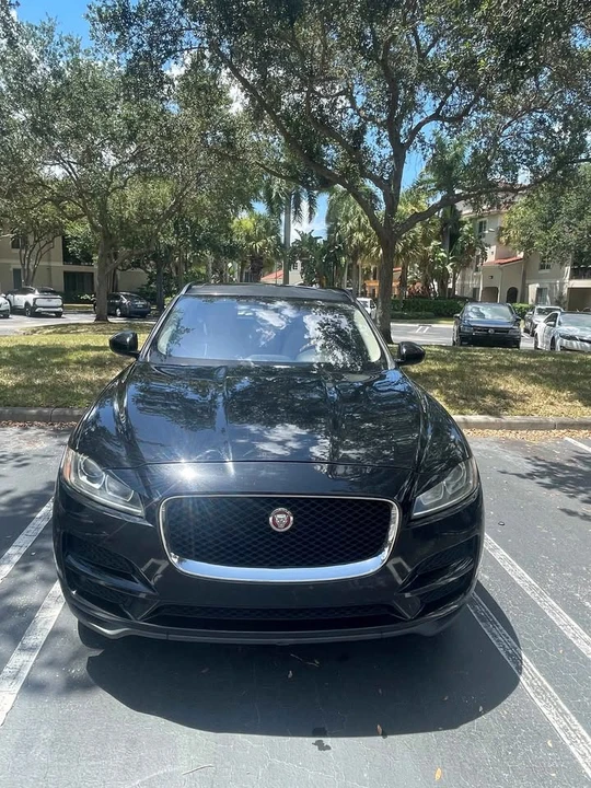 2017 Jaguar F-Pace - Image 3 of 12