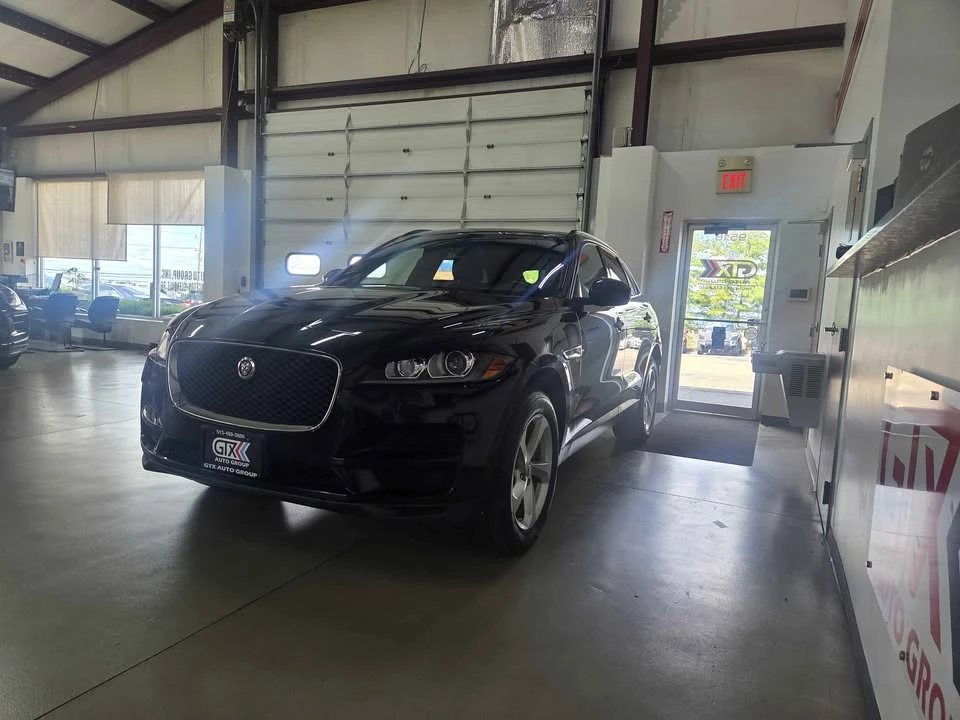 2017 Jaguar F-Pace - Image 2 of 7