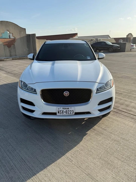 2017 Jaguar F-Pace - Image 2 of 9