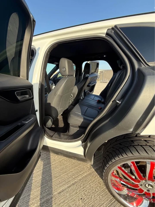 2017 Jaguar F-Pace - Image 9 of 9