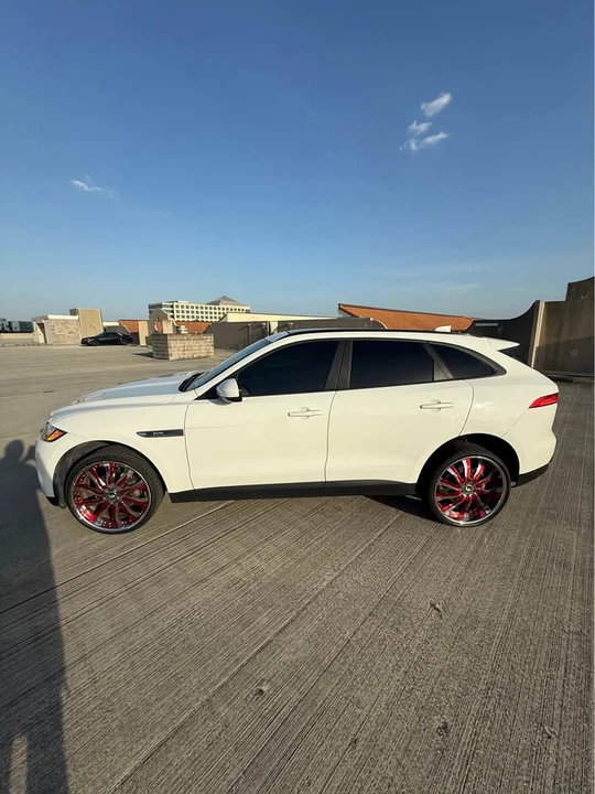 2017 Jaguar F-Pace - Image 3 of 9