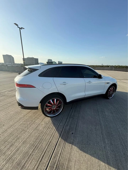 2017 Jaguar F-Pace - Image 6 of 9