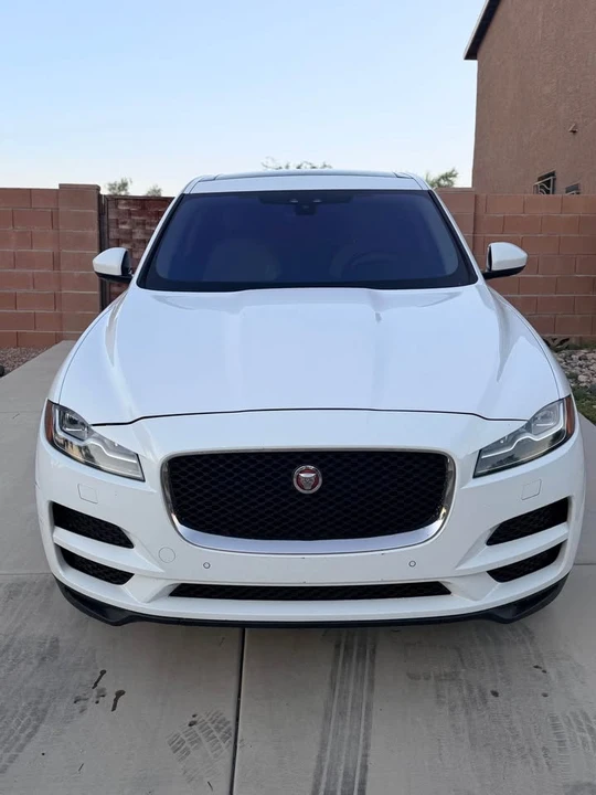 2017 Jaguar F-Pace - Image 4 of 16