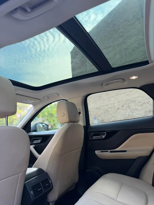 2017 Jaguar F-Pace - Image 15 of 20