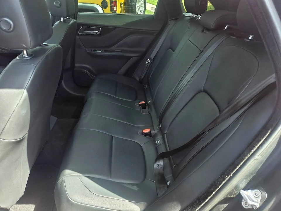 2017 Jaguar F-Pace - Image 9 of 13