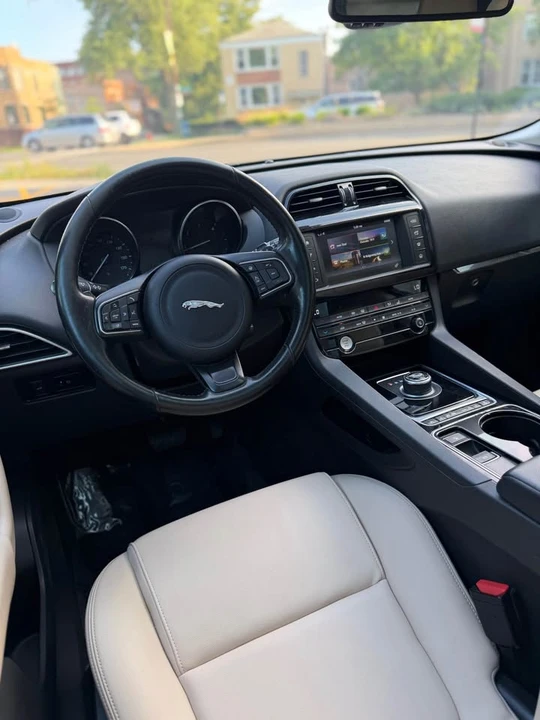 2017 Jaguar F-Pace - Image 13 of 20