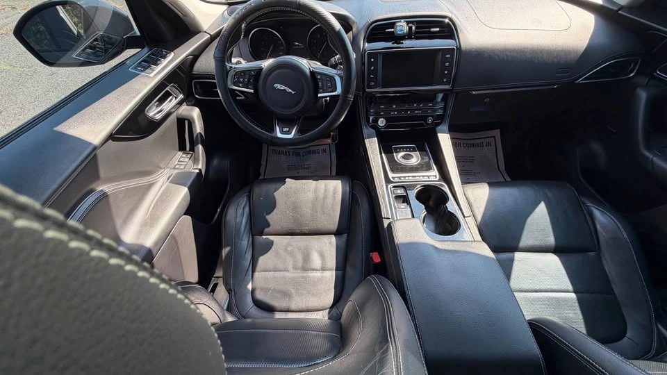 2017 Jaguar F-Pace - Image 17 of 20