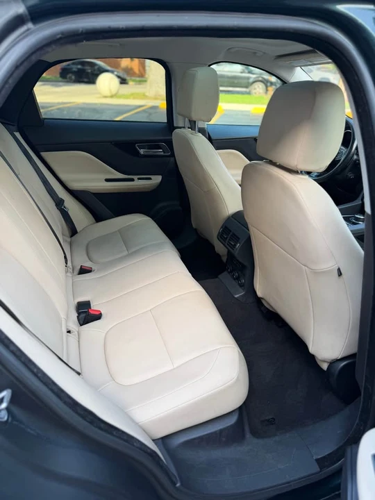 2017 Jaguar F-Pace - Image 17 of 20