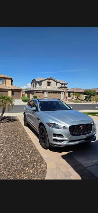 2017 Jaguar F-Pace - Image 7 of 16