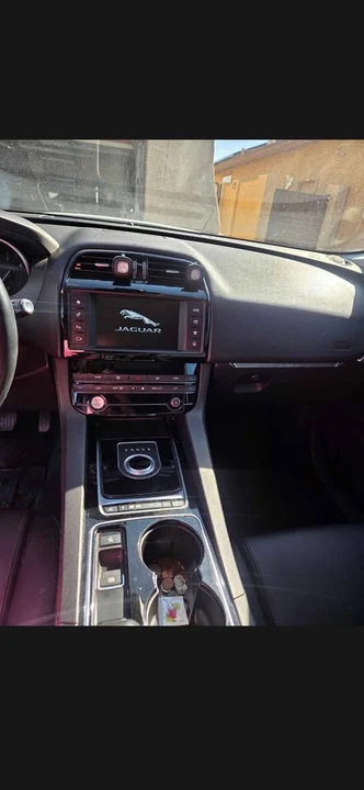 2017 Jaguar F-Pace - Image 13 of 16
