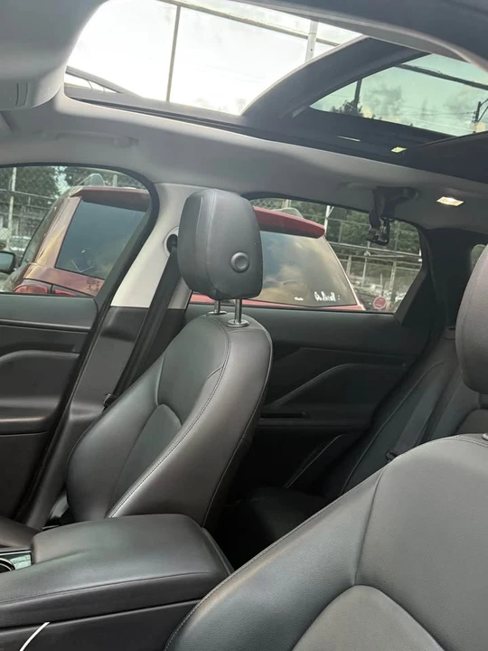 2017 Jaguar F-Pace - Image 10 of 12