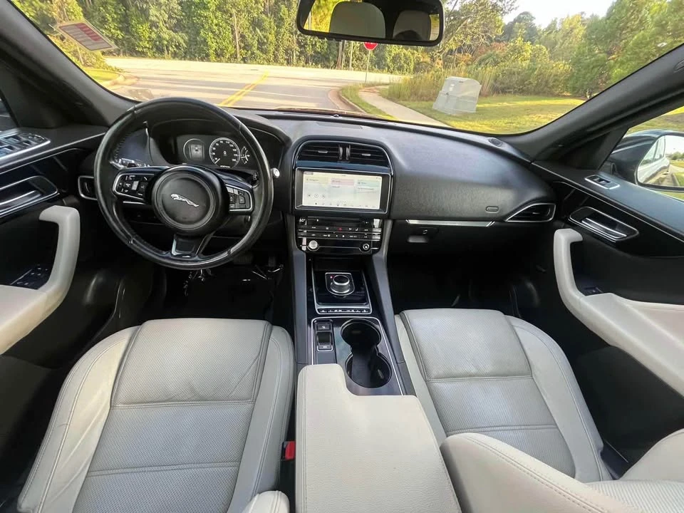 2017 Jaguar F-Pace - Image 15 of 17