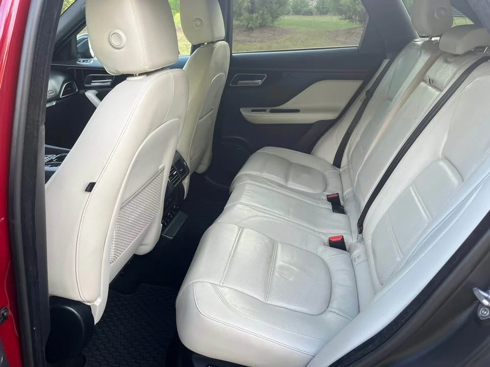 2017 Jaguar F-Pace - Image 10 of 17