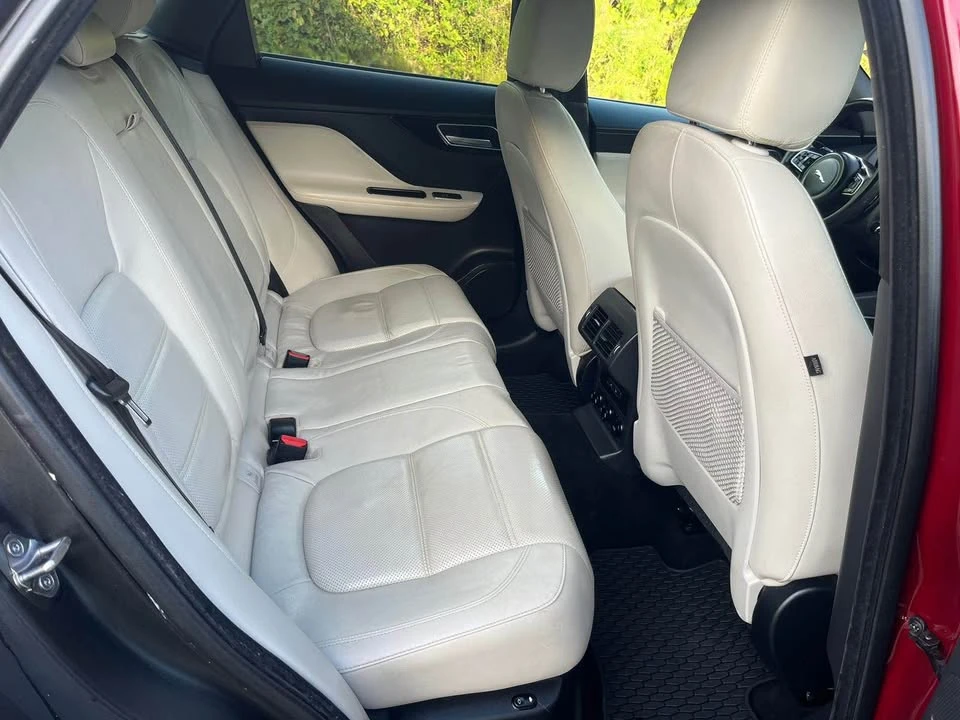 2017 Jaguar F-Pace - Image 11 of 17