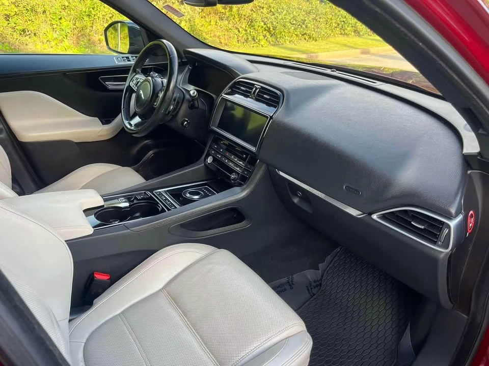 2017 Jaguar F-Pace - Image 13 of 17