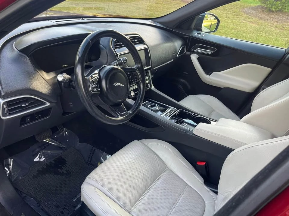 2017 Jaguar F-Pace - Image 9 of 17