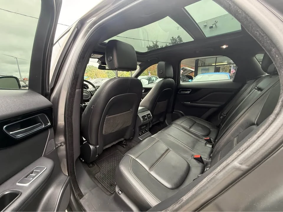 2017 Jaguar F-Pace - Image 18 of 20