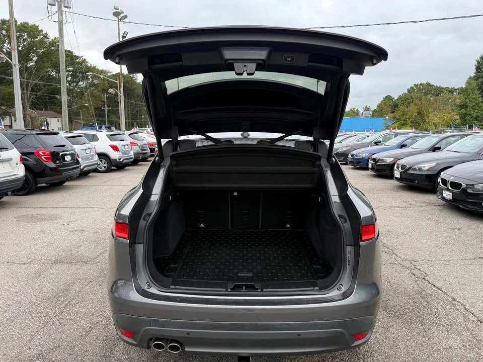 2017 Jaguar F-Pace - Image 9 of 20