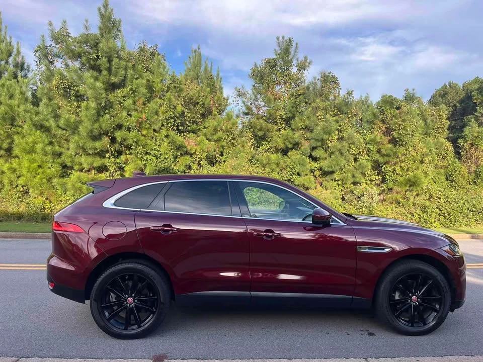 2017 Jaguar F-Pace - Image 2 of 17