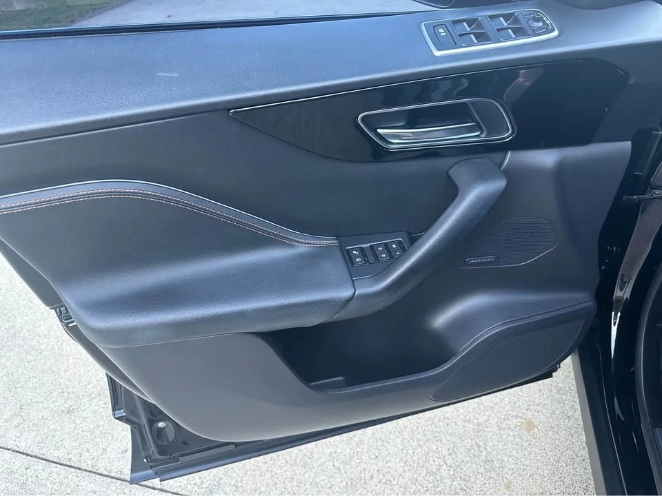 2017 Jaguar F-Pace - Image 7 of 16