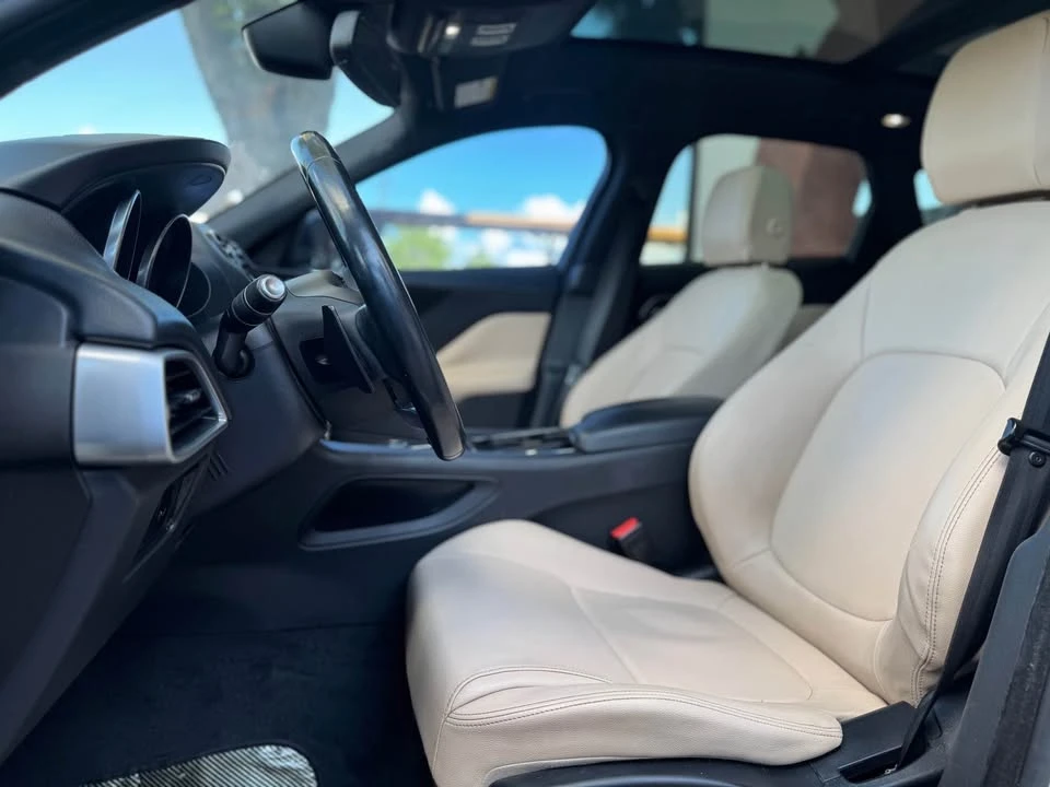 2017 Jaguar F-Pace - Image 10 of 15