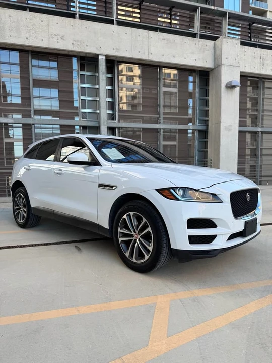 2017 Jaguar F-Pace - Image 4 of 15