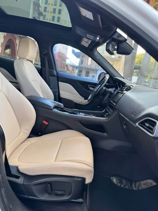 2017 Jaguar F-Pace - Image 14 of 15