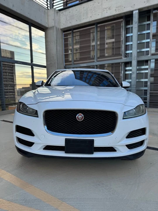 2017 Jaguar F-Pace - Image 2 of 15