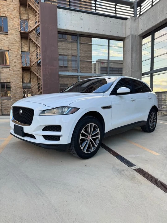 2017 Jaguar F-Pace - Image 3 of 15