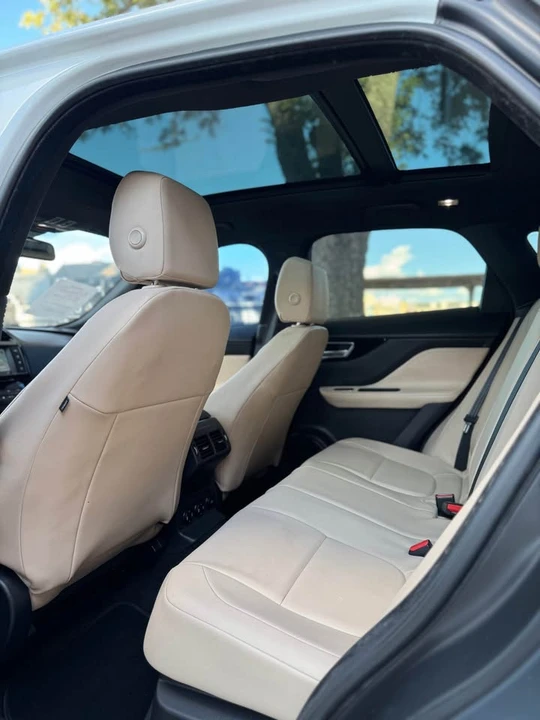 2017 Jaguar F-Pace - Image 11 of 15