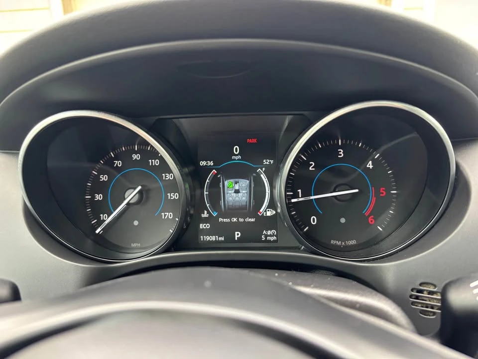 2017 Jaguar F-Pace - Image 13 of 15