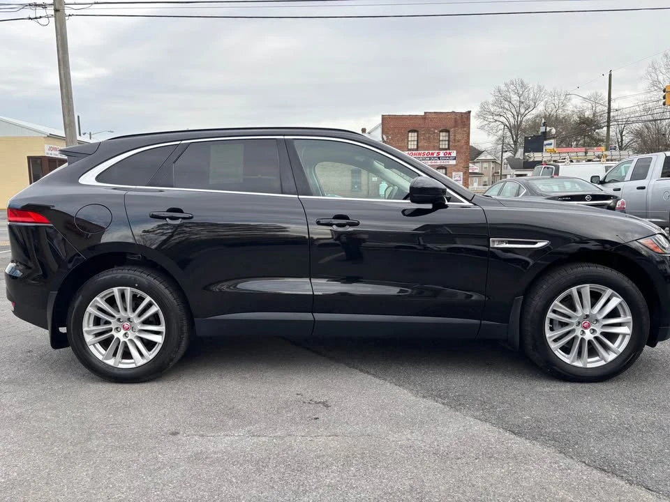 2017 Jaguar F-Pace - Image 4 of 15