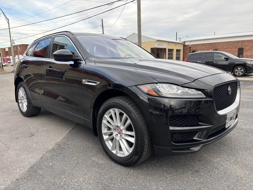 2017 Jaguar F-Pace - Image 2 of 15