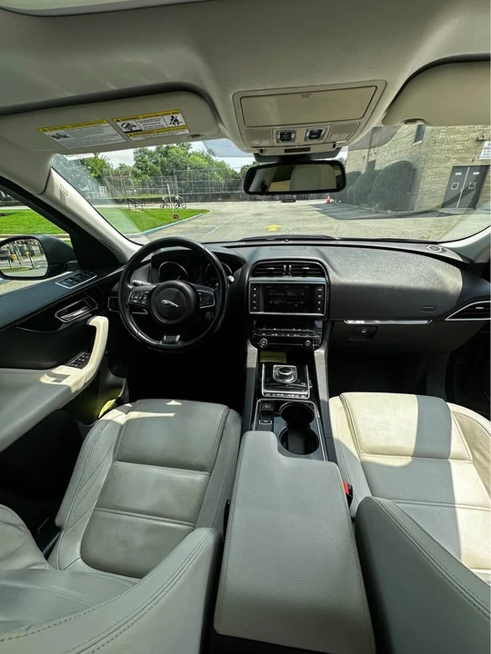 2017 Jaguar F-Pace - Image 10 of 14