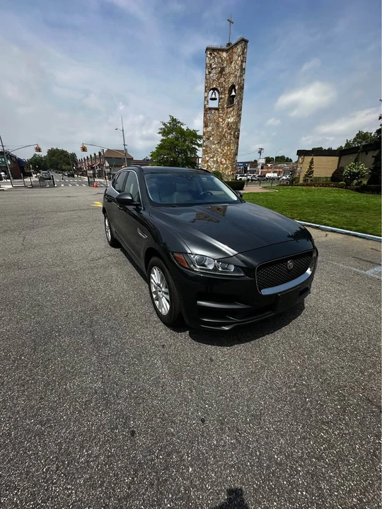 2017 Jaguar F-Pace - Image 2 of 14