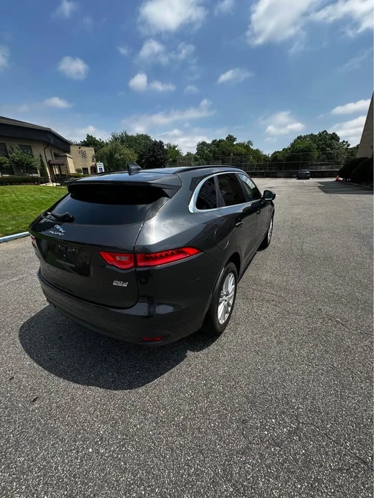 2017 Jaguar F-Pace - Image 7 of 14