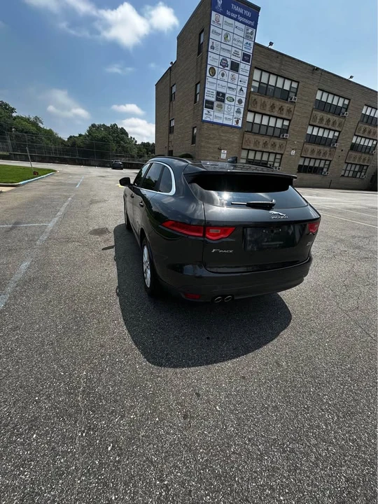 2017 Jaguar F-Pace - Image 5 of 14