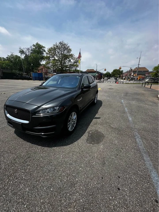 2017 Jaguar F-Pace - Image 3 of 14