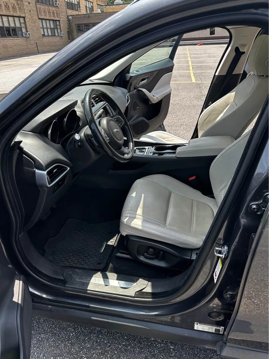 2017 Jaguar F-Pace - Image 13 of 14