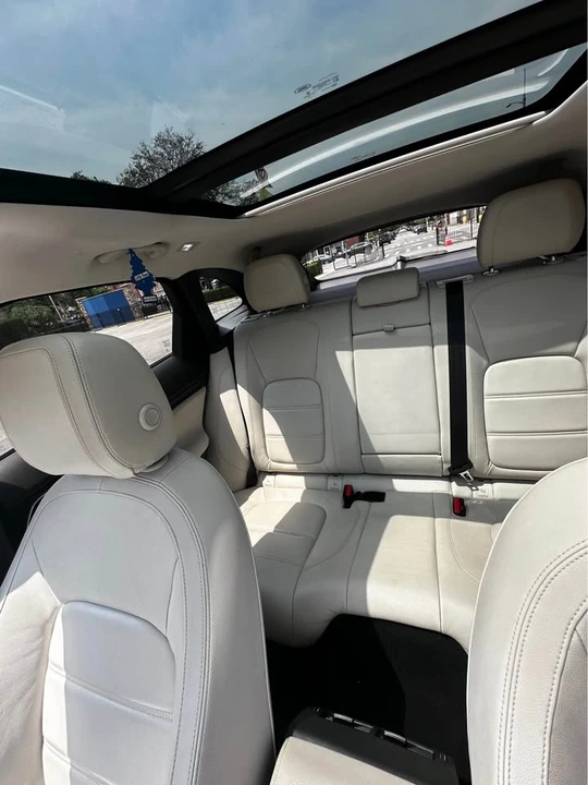 2017 Jaguar F-Pace - Image 8 of 14