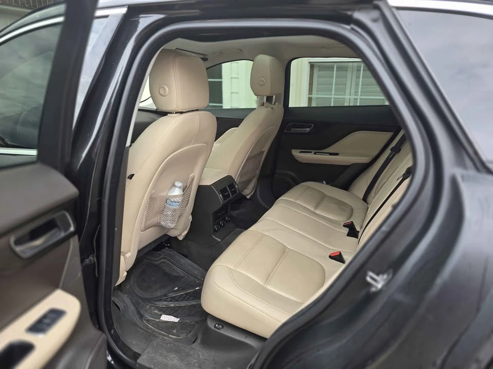 2017 Jaguar F-Pace - Image 8 of 9